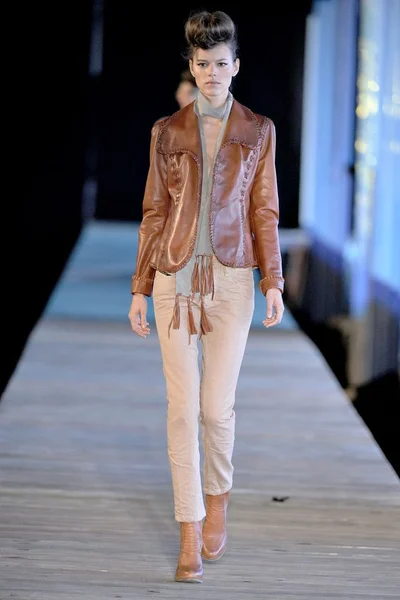 Look 37